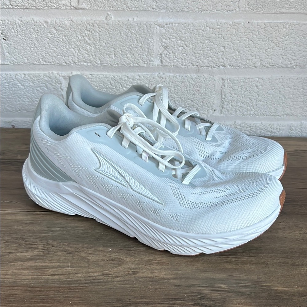 Altra Rivera 4